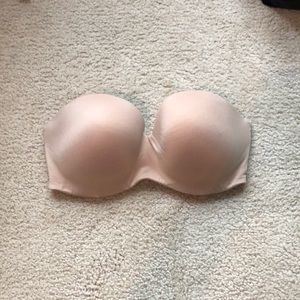 Victoria’s Secret strapless bra